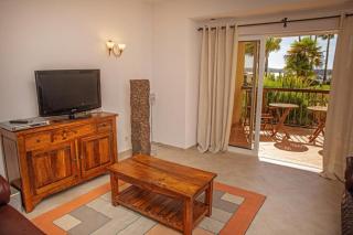 3-bedroom ground floor Apartment with Communal Pool in the heart of Alvor AT07 - 5