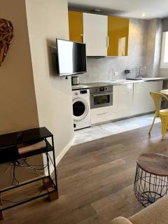 4 personnes - St Lazar sur cour - Paris - 9