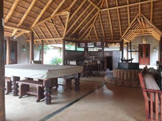 Zebula Golf and Wildlife Estate - Toktokkie Knocking Pax 20 - Moi Signature Luxury villa - Mabula - 9
