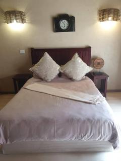 Zebula Golf and Wildlife Estate - Toktokkie Knocking Pax 20 - Moi Signature Luxury villa - Mabula - 4