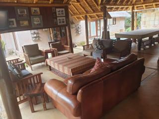 Zebula Golf and Wildlife Estate - Toktokkie Knocking Pax 20 - Moi Signature Luxury villa - Mabula - 2