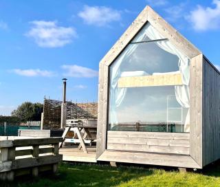 Lushna 7 Petite at Lee Wick Farm Cottages & Glamping - Clacton-on-Sea - 9