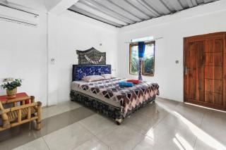 Palulu Garden Homestay - Labuan Bajo - 0