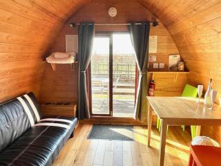 MegaPod 3 at Lee Wick Farm Cottages & Glamping - Clacton-on-Sea - 1