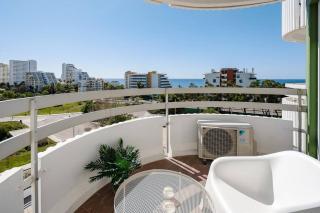 Stylish Beachfront Escape . Steps to Beach . Wifi - Portimão - 1