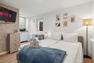 Vorstadtoase - Apartment für 2 Personen mit Smart TV, Parken, eigenen Bad, Netflix - Nähe BER - Eichwalde - 0