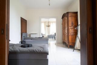 Apartment in stylish city villa - 2