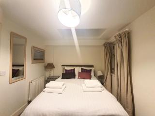 Edinburgh 2-Bedroom Cottage with Parking - Ground Floor - Edinburgh - 4