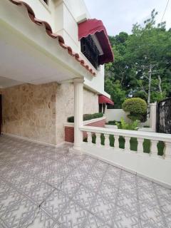 SDQ Villa Isabel, NO FUMAR, cerca embajada EEUU - Santo Domingo - 0