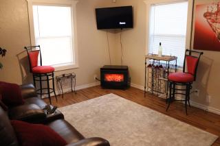 Charming 2 bedroom Retreat minutes from Downtown - Tulsa - 4