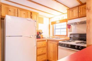 The Weminuche Cabin #80 at Blue Spruce RV Park & Cabins - Tuckerville - 4
