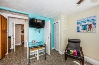Blue Water Beachside Villa 4 - Clearwater Beach - 1