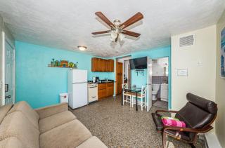 Blue Water Beachside Villa 4 - Clearwater Beach - 3