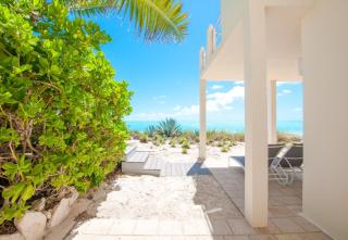 Aqua Del Rose 3 BR Beachfront Cottage - Long Bay Hills - 6