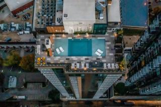 Luxury 1BR with Views, Rooftop Pool and Walk To Rainey St. - 9
