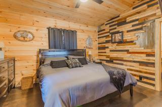 Cozy Cabin Retreat w/ Hot Tub & Nature Views - 7