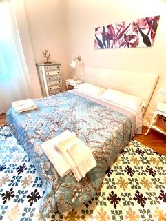 Luxury Apartment by Palazzo Senesi - 4