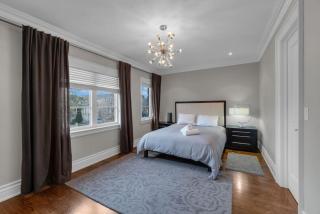 Luxury 4BR - Pool Table - 10 min to Yorkdale Mall - Toronto - 6