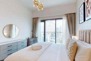 Burj Royale - Elegant Two Bedroom - 4