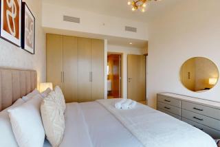 Burj Royale - Elegant Two Bedroom - 2