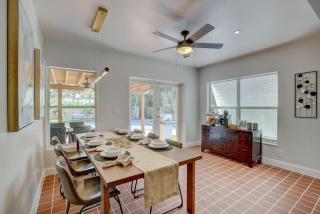 Tranquil Poolside Bliss Pergola Deck Turf Yard - Fort Lauderdale - 6