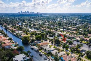Wilton on the water courtyard and Heated Pool - Fort Lauderdale - 6