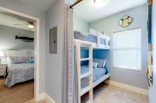 Laketown Wharf 1301 - 2