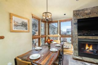 Lodge Life! Walk or Shuttle to Lifts - Fireplace, Hot Tub condo - 8