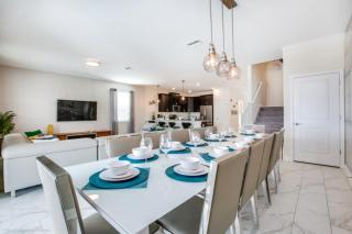 Spacious Haven for Large Families in Champion Gates Resort - Davenport - 1