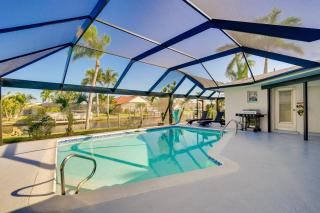 Screened Lanai with TV Waterfront Cape Coral Home! - Cape Coral - 0