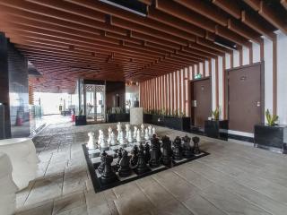 Heaven Crest Vacation Homes Business Bay Canal View - Luxury 2 Bedroom Suite with Free Parking, Wi-Fi, Gym and Pool - Dubai - 1