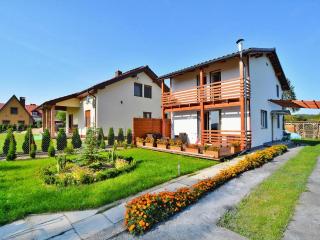 Holiday house with garden in Dabrowica - 0