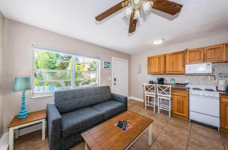 Blue Water Beachside Villa 6 - Clearwater Beach - 1