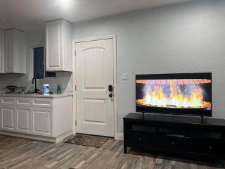 Guest house near UCD Med. Center - Sacramento - 4