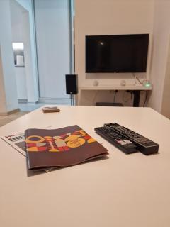 Bright, modern - 2 bedroom condo - 7