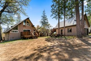 Peaceful North Fork Cabin w/ Fireplace & Wi-Fi! - North Fork - 1