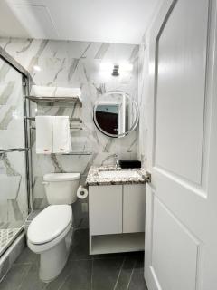 Starlight Hotel Near LGA Airport - 2