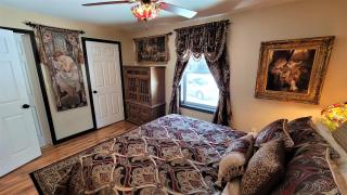 The Sovereign Suite - Cozy And Convenient With Home Theater - Old Town - 8