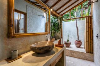Villa Burung Gili Air Authentic 3-Bedroom Bamboo Villa with Private Pool - 6