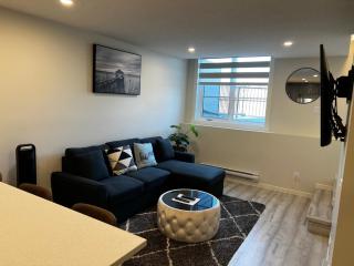 The Waterfront cozy 1 bd suite in Rockland Park, Tuscany NW - 8