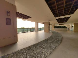 Near Airport K Avenue Family Room - 1