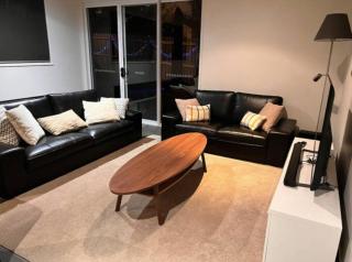 Stylish Surfers Paradise Haven 4BR4B Stunning Pool 2 - 7