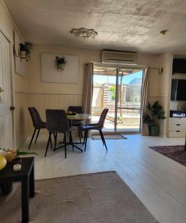 Sturgeon Getaway on Henty - Dunkeld - 7