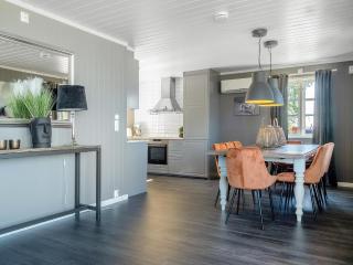 Villa Heidi · Mjøsa-utsikt · Jacuzzi Badstu · 30 min OSL - 6