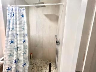 Cozy Room with Private bathroom & Entrance - 1