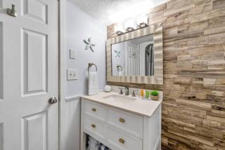Seaside Serenity Oceanview Suite Amazing Views 604 - Myrtle Beach - 6