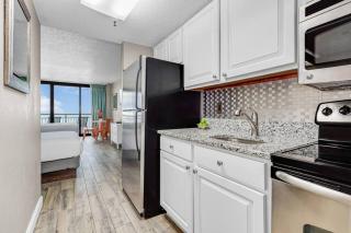 Divine Vacay at this 1BR Oceanview Suite 828 - Myrtle Beach - 5
