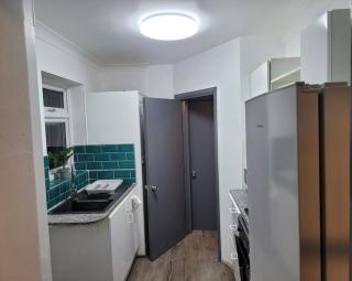 Evergreen 2bedroom-sleeps up to 7,2 bathroom - Hornchurch - 4