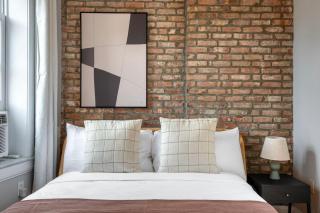 West Village 1br w in-unit wd nr shops NYC-1230 - 1