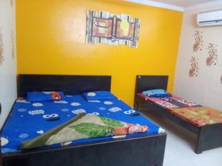 RADHA MADHAV GUEST HOUSE - Mathura - 2